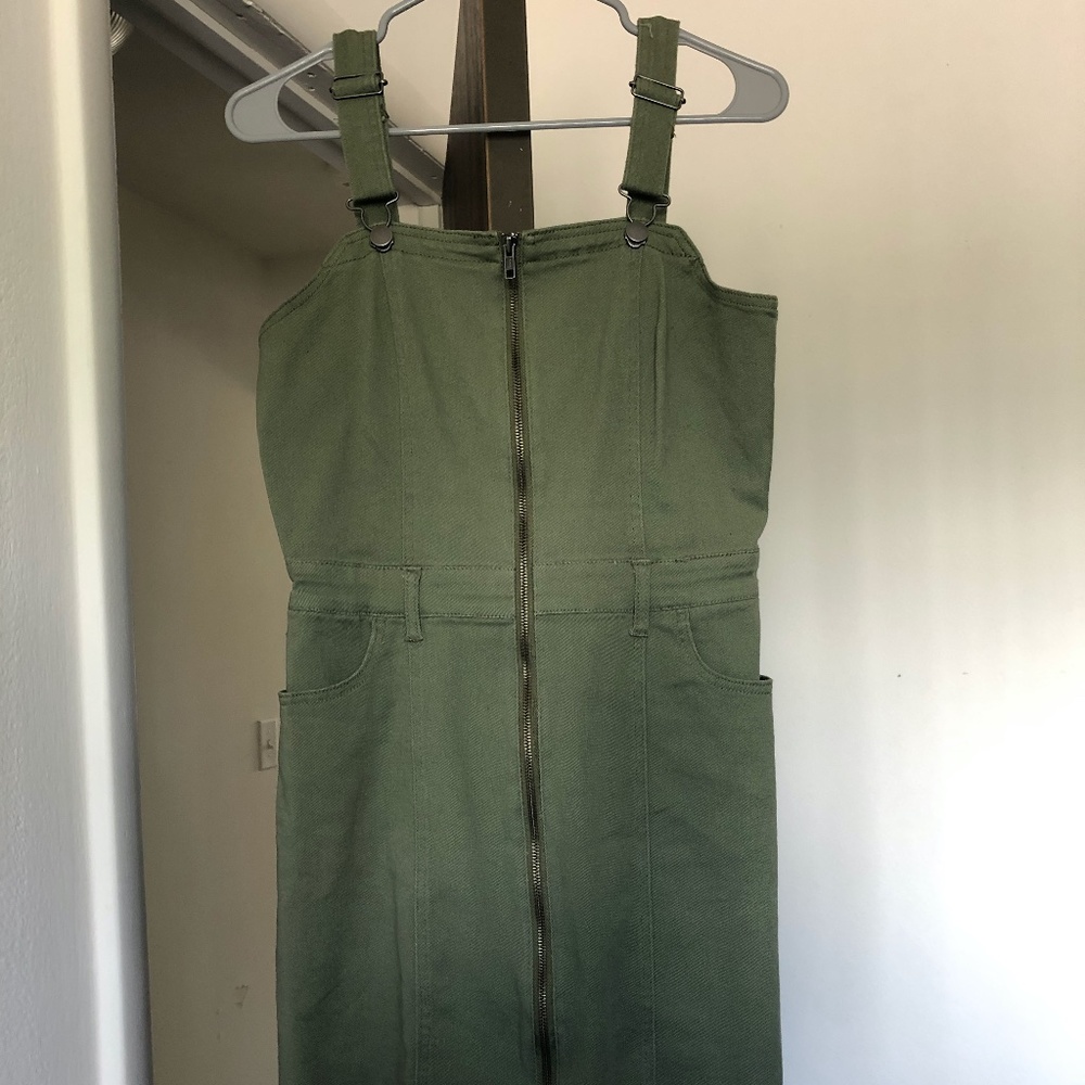 Tinseltown Green Overall Dress (size M)